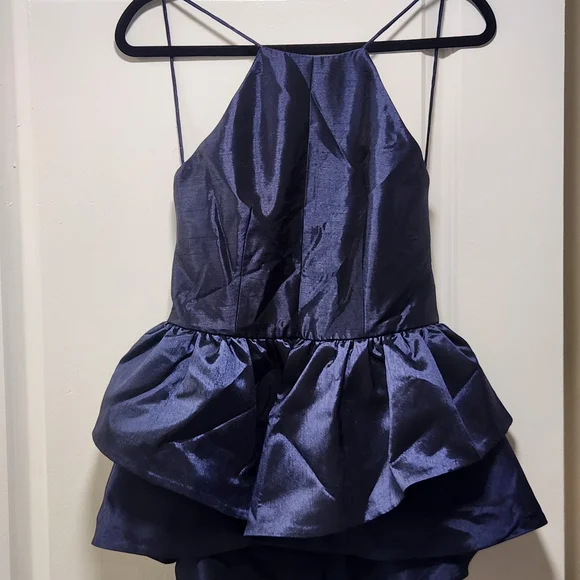 Lulu’s Navy Ruffle Peplum Party Top – Size M. Peplum,party, Glam. Shimmer. - Picture 5 of 6